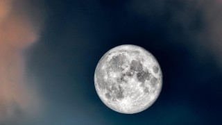 Calendario lunar agosto 2025: La luna del esturión y la lluvia de las Perseidas